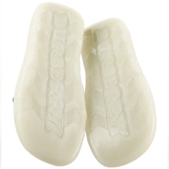 Burberry Slides - Picture 5 of 5